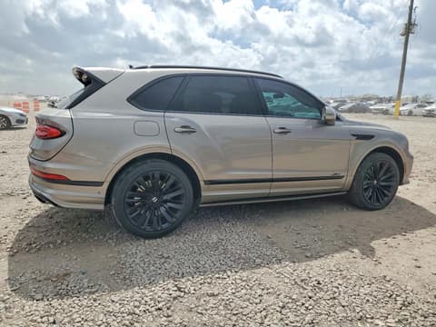 2022 Bentley Bentayga, VIN SJAAR2ZV0NC039893. Фото 3 из 6 с аукциона Copart. Каталог авто из США OpenDataCar.