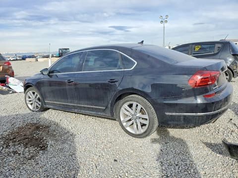 2017 Volkswagen Passat, VIN 1VWGT7A34HC005359. Фото 2 з 6 з аукціону Copart. Каталог авто зі США OpenDataCar.