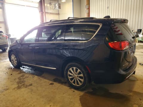 2017 Chrysler Pacifica, VIN 2C4RC1BG1HR521096. Фото 2 з 6 з аукціону Copart. Каталог авто зі США OpenDataCar.