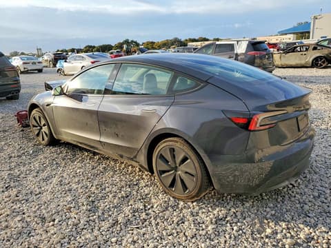 2025 Tesla Model 3, VIN 5YJ3E1EA7SF046015. Фото 2 з 6 з аукціону Copart. Каталог авто зі США OpenDataCar.