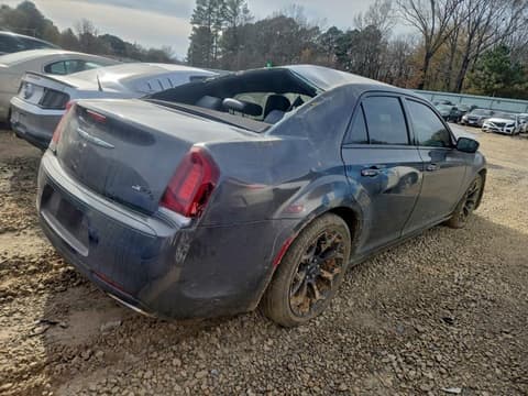 2019 Chrysler 300, VIN 2C3CCABG2KH654215. Фото 3 из 6 с аукциона Copart. Каталог авто из США OpenDataCar.