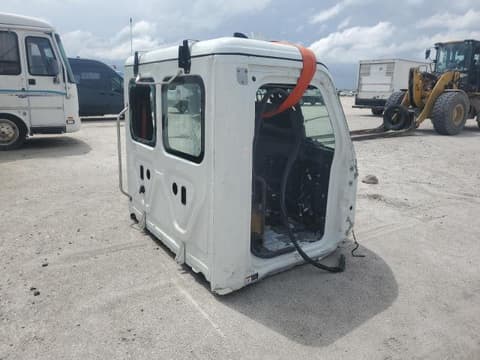 2023 Freightliner Cascadia 126, VIN XAKJHLDV7PSUJ9067. Фото 4 из 6 с аукциона Copart. Каталог авто из США OpenDataCar.