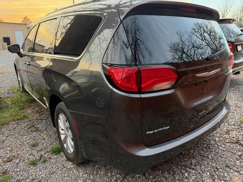 2018 Chrysler Pacifica, VIN 2C4RC1BG3JR149590. Фото 3 з 6 з аукціону Copart. Каталог авто зі США OpenDataCar.