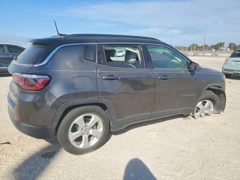 2018 Jeep Compass, VIN 3C4NJCBB5JT256996. Фото 3 з 6 з аукціону Copart. Каталог авто зі США OpenDataCar.