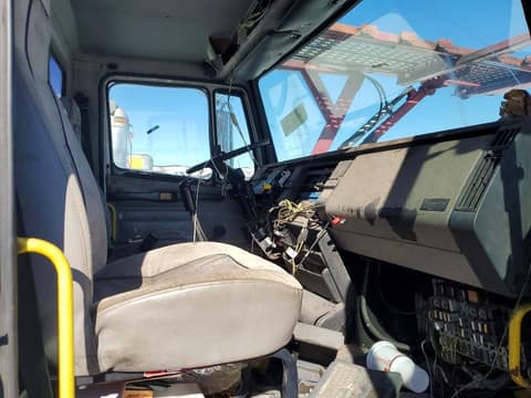 2001 Freightliner Fl112, VIN 1FVHBGAS71HH26115. Zdjęcie 5 z 6 z aukcji Copart. Katalog aut z USA OpenDataCar.