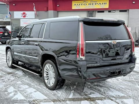 2018 Cadillac Escalade ESV, VIN 1GYS4KKJ7JR156350. Фото 2 из 6 с аукциона Copart. Каталог авто из США OpenDataCar.