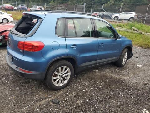 2018 Volkswagen Tiguan Limited, VIN WVGAV7AX6JK000080. Фото 3 з 6 з аукціону Copart. Каталог авто зі США OpenDataCar.