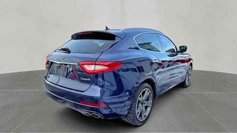 2017 Maserati Levante, VIN ZN661YUA4HX243806. Фото 4 з 6 з аукціону Copart. Каталог авто зі США OpenDataCar.