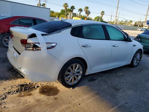 2016 Kia Optima, VIN 5XXGT4L35GG036164. Фото 3 из 6 с аукциона Copart. Каталог авто из США OpenDataCar.