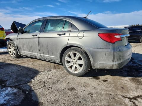 2013 Chrysler 200, VIN 1C3CCBAB2DN761867. Фото 2 из 6 с аукциона Copart. Каталог авто из США OpenDataCar.