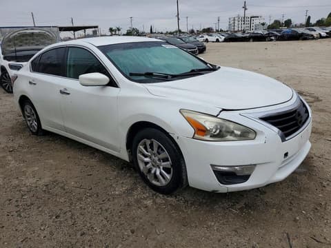 2014 Nissan Altima, VIN 1N4AL3AP9EN388032. Фото 4 з 6 з аукціону Copart. Каталог авто зі США OpenDataCar.