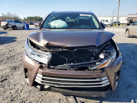 2018 Toyota Highlander, VIN 5TDKZRFH3JS235099. Фото 5 з 6 з аукціону Copart. Каталог авто зі США OpenDataCar.