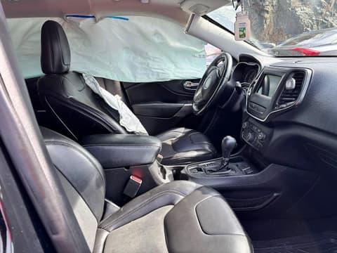 2019 Jeep Cherokee, VIN 1C4PJLLBXKD340682. Фото 5 з 6 з аукціону Copart. Каталог авто зі США OpenDataCar.