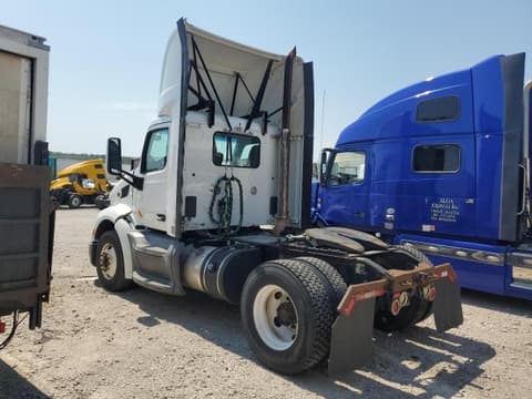 2015 Peterbilt tractor , VIN 0K1922039808. Фото 3 из 6 с аукциона Copart. Каталог авто из США OpenDataCar.