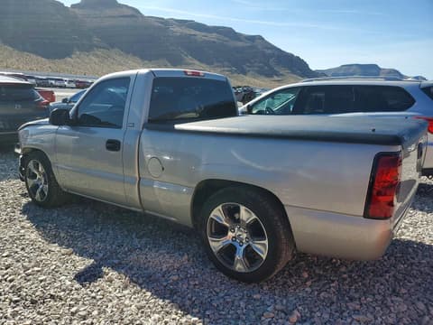 2004 Chevrolet Silverado 1500, VIN 1GCEC14X64Z270572. Фото 2 из 6 с аукциона Copart. Каталог авто из США OpenDataCar.