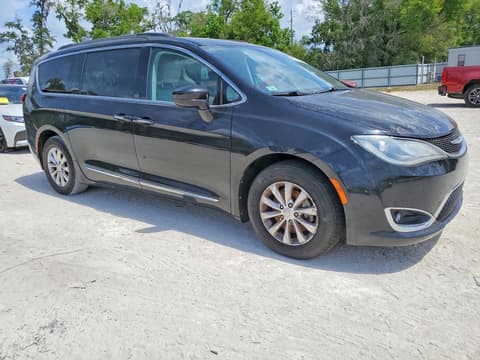 2017 Chrysler Pacifica, VIN 2C4RC1BG9HR688161. Фото 4 з 6 з аукціону Copart. Каталог авто зі США OpenDataCar.