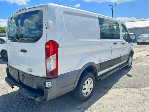 2015 Ford Transit, VIN 1FTNR1ZM6FKA47229. Zdjęcie 4 z 6 z aukcji Copart. Katalog aut z USA OpenDataCar.