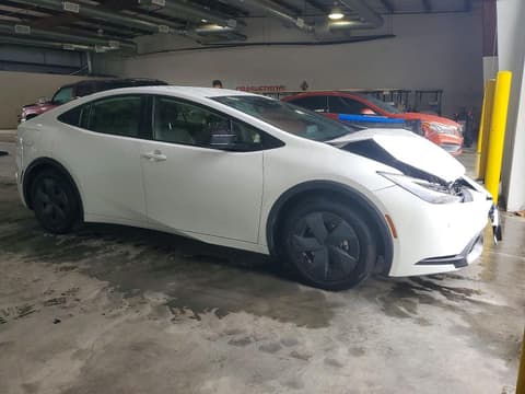 2026 Toyota Prius Plug-In, VIN JTDACACU0T3055972. Фото 4 з 6 з аукціону Copart. Каталог авто зі США OpenDataCar.