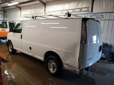 2022 Chevrolet Express 2500, VIN 1GCWGAF7XN1194473. Фото 2 из 6 с аукциона Copart. Каталог авто из США OpenDataCar.