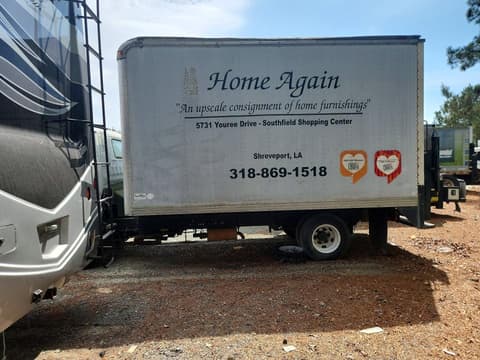 1998 Isuzu NPR, VIN 4KLB4B1R5WJ001895. Фото 2 з 6 з аукціону Copart. Каталог авто зі США OpenDataCar.