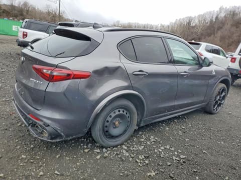 2023 Alfa romeo Stelvio, VIN ZASPAKEV8P7D67930. Фото 3 з 6 з аукціону Copart. Каталог авто зі США OpenDataCar.