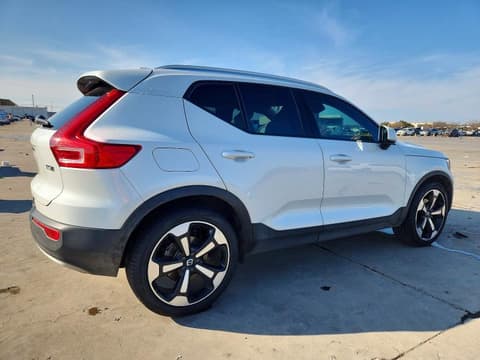 2022 Volvo XC40, VIN YV4162UK4N2790714. Zdjęcie 3 z 6 z aukcji Copart. Katalog aut z USA OpenDataCar.