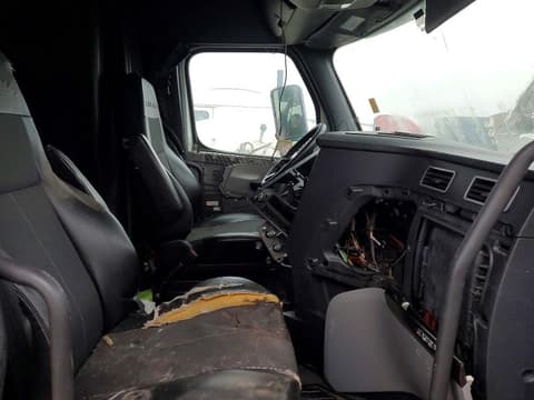 2020 Freightliner Cascadia 126, VIN 3AKJHHDR1LSLL9001. Фото 5 из 6 с аукциона Copart. Каталог авто из США OpenDataCar.