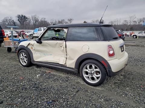 2011 Mini Cooper, VIN WMWSU3C53BTX95825. Фото 2 з 6 з аукціону Copart. Каталог авто зі США OpenDataCar.