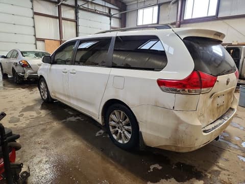 2012 Toyota Sienna, VIN 5TDYK3DC1CS204083. Фото 2 з 6 з аукціону Copart. Каталог авто зі США OpenDataCar.