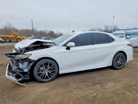 2024 Toyota Camry, VIN 4T1G11AK3RU250979. Фото 1 з 6 з аукціону Copart. Каталог авто зі США OpenDataCar.