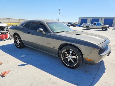 2009 Dodge Challenger, VIN 2B3LJ44VX9H587230. Фото 4 з 6 з аукціону Copart. Каталог авто зі США OpenDataCar.