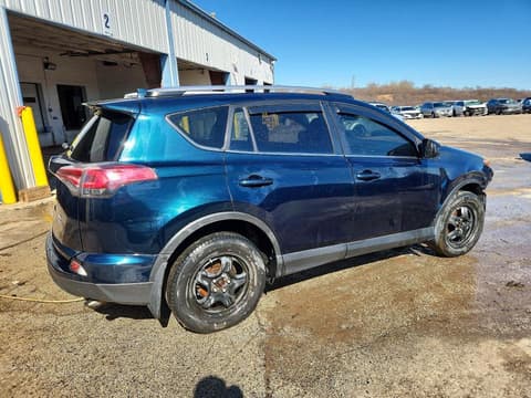 2018 Toyota RAV4, VIN JTMBFREV0JJ203336. Фото 3 з 6 з аукціону Copart. Каталог авто зі США OpenDataCar.