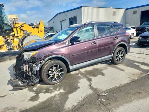 2018 Toyota RAV4, VIN 2T3NFREV3JW422631. Фото 1 з 6 з аукціону Copart. Каталог авто зі США OpenDataCar.