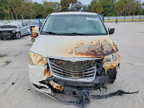 2010 Chrysler Town & Country, VIN 2A4RR5D10AR306985. Фото 5 з 6 з аукціону Copart. Каталог авто зі США OpenDataCar.