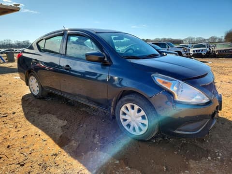 2017 Nissan Versa, VIN 3N1CN7AP8HL817950. Zdjęcie 4 z 6 z aukcji Copart. Katalog aut z USA OpenDataCar.