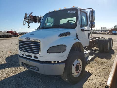 2010 Freightliner M2, VIN 1FVHCYBS6ADAS4098. Фото 2 з 6 з аукціону Copart. Каталог авто зі США OpenDataCar.