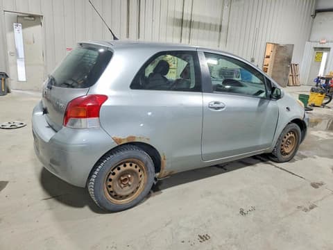 2009 Toyota Yaris, VIN JTDJT903895253304. Фото 3 з 6 з аукціону Copart. Каталог авто зі США OpenDataCar.