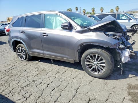 2018 Toyota Highlander, VIN 5TDKZRFHXJS542527. Фото 4 з 6 з аукціону Copart. Каталог авто зі США OpenDataCar.