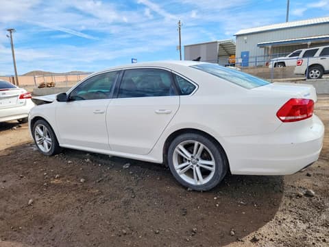 2014 Volkswagen Passat, VIN 1VWBN7A33EC022654. Zdjęcie 2 z 6 z aukcji Copart. Katalog aut z USA OpenDataCar.