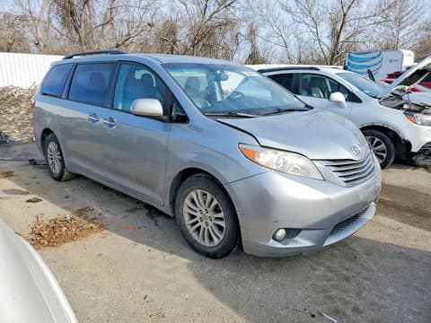 2017 Toyota Sienna, VIN 5TDYZ3DC7HS802178. Фото 4 з 6 з аукціону Copart. Каталог авто зі США OpenDataCar.