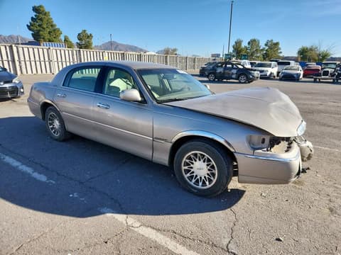 2001 Lincoln Town Car, VIN 1LNHM82W51Y607274. Фото 4 з 6 з аукціону Copart. Каталог авто зі США OpenDataCar.