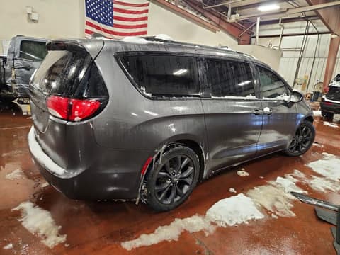 2018 Chrysler Pacifica, VIN 2C4RC1EG6JR333465. Фото 3 з 6 з аукціону Copart. Каталог авто зі США OpenDataCar.