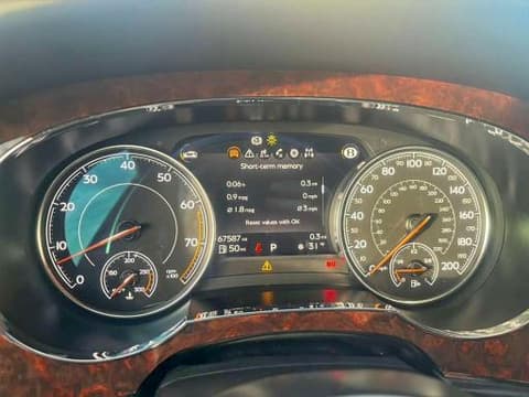 2017 Bentley Bentayga, VIN SJAAC2ZV4HC016056. Фото 5 з 6 з аукціону Copart. Каталог авто зі США OpenDataCar.