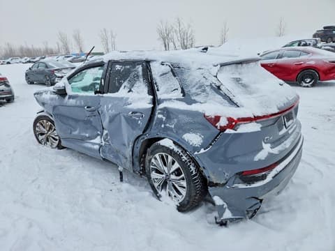 2025 Audi Q4 e-tron, VIN WA1GUAFZ6SP042692. Фото 2 из 6 с аукциона Copart. Каталог авто из США OpenDataCar.