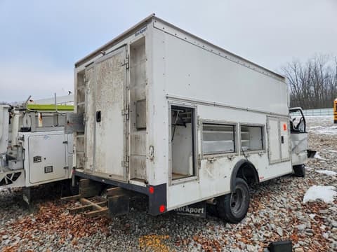 2024 Ford Econoline, VIN 1FDXE4FNXRDD13763. Zdjęcie 4 z 6 z aukcji Copart. Katalog aut z USA OpenDataCar.