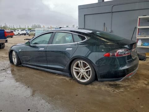 2013 Tesla Model S, VIN 5YJSA1DG2DFP03528. Фото 2 з 6 з аукціону Copart. Каталог авто зі США OpenDataCar.