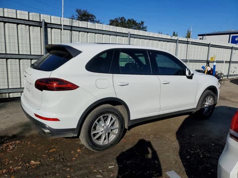 2016 Porsche Cayenne, VIN WP1AA2A26GLA11010. Фото 3 з 6 з аукціону Copart. Каталог авто зі США OpenDataCar.