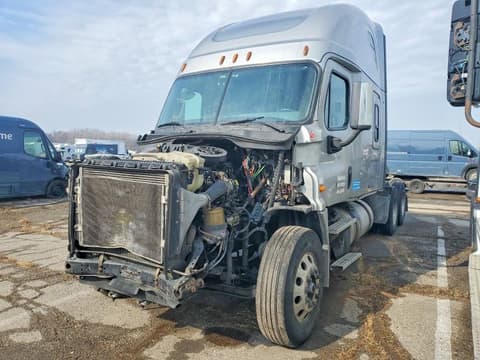 2018 Freightliner Cascadia 125, VIN 3AKJGLDR4JDJT8796. Photo 2 of 6 from Copart auction. OpenDataCar US salvage catalog.