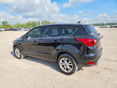 2019 Ford Escape, VIN 1FMCU0GDXKUA25747. Фото 2 з 6 з аукціону Copart. Каталог авто зі США OpenDataCar.