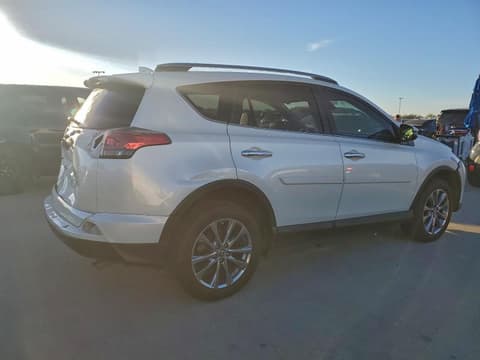 2017 Toyota RAV4, VIN JTMYFREV7HD102233. Фото 3 з 6 з аукціону Copart. Каталог авто зі США OpenDataCar.